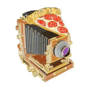 Official Exclusive Pizza on Wooden Large Format Film Camera 襟章 其他